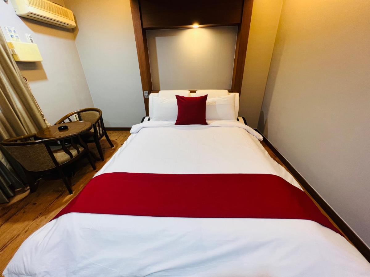 Sweet Hotel Чеджудо Экстерьер фото