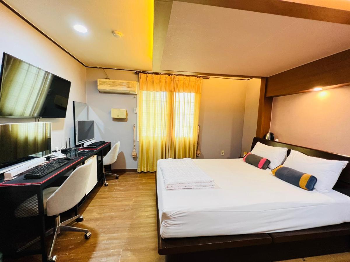 Sweet Hotel Чеджудо Экстерьер фото